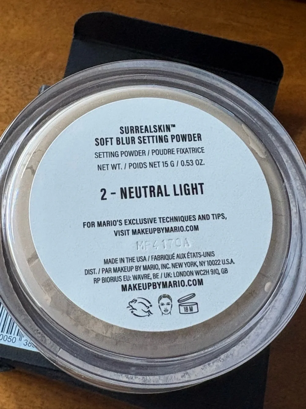 Makeup By Mario SurrealSkin Soft Blur Setting Powder – 2 Neutral Light - Picture 7 of 8